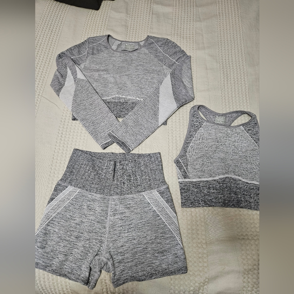 Athleta Gray and White Activewear Set Tank/Shorts/Cropped Long Sleeve Shirt